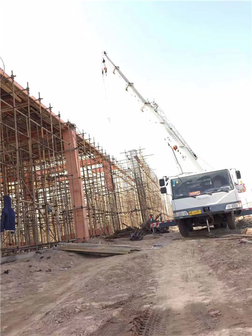 木里吊车作业的安全注意事项有哪些？